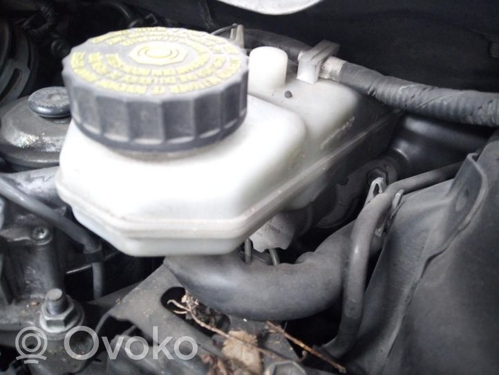 Toyota Avensis T270 Cilindro del sistema frenante 