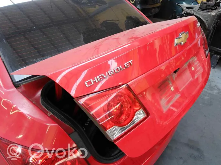Chevrolet Cruze Takaluukun/tavaratilan kansi 