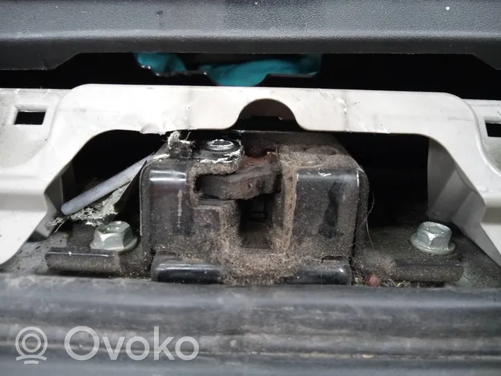 Toyota Prius (XW50) Blocco chiusura del portellone 