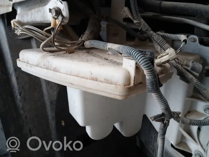 Toyota Auris E210 Serbatoio/vaschetta liquido lavavetri parabrezza 