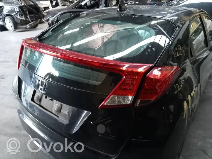 Honda Civic IX Takaluukun/tavaratilan kansi 