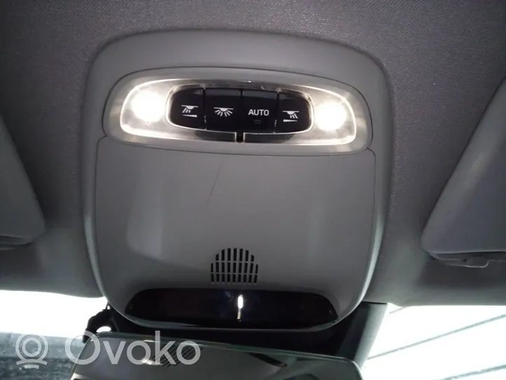 Volvo V40 Garniture de console d'éclairage de ciel de toit 