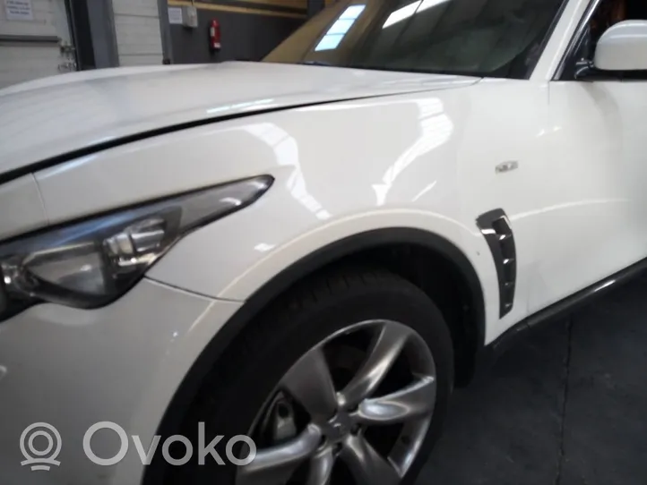 Infiniti FX Lokasuoja 