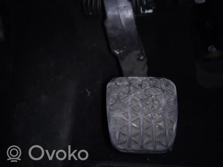 Opel Insignia A Clutch pedal 