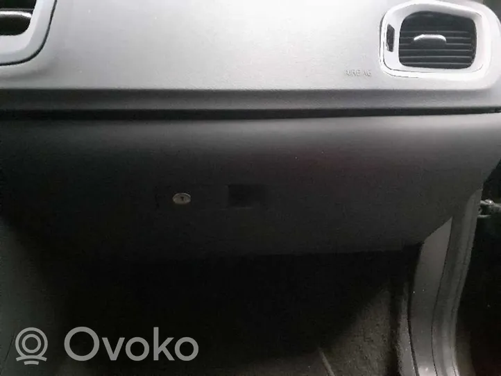 Volvo S60 Daiktadėžė 