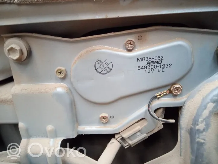 Mitsubishi Montero Moteur d'essuie-glace arrière MR388052