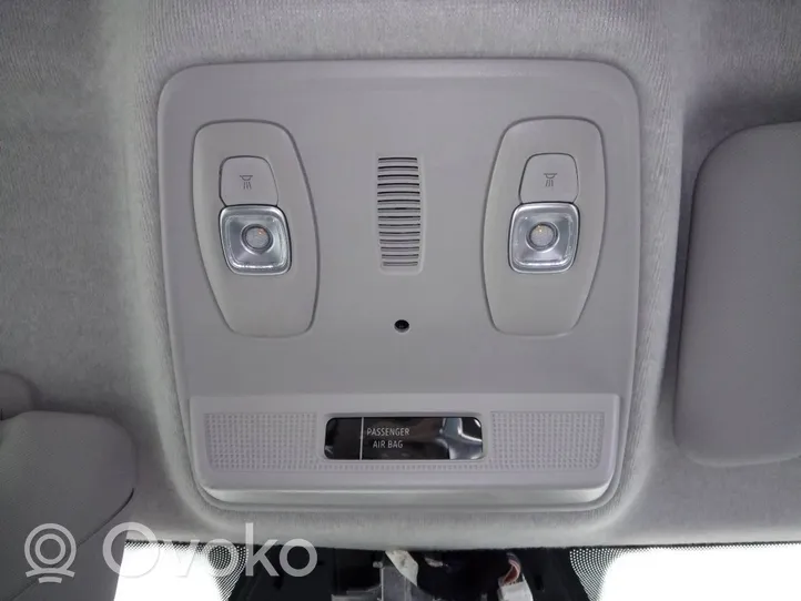 Renault Zoe Panel oświetlenia wnętrza kabiny 