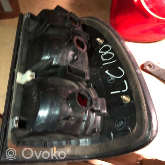 Toyota Land Cruiser (J100) Lampa tylna 0821219B6L