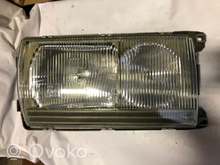 Mercedes-Benz 200 300 W123 Lampa przednia 1305235040