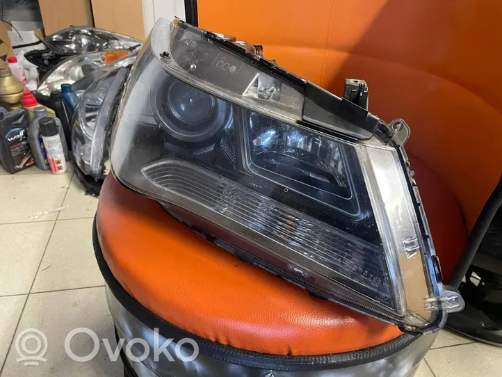 Honda Legend V Lampa przednia 080604