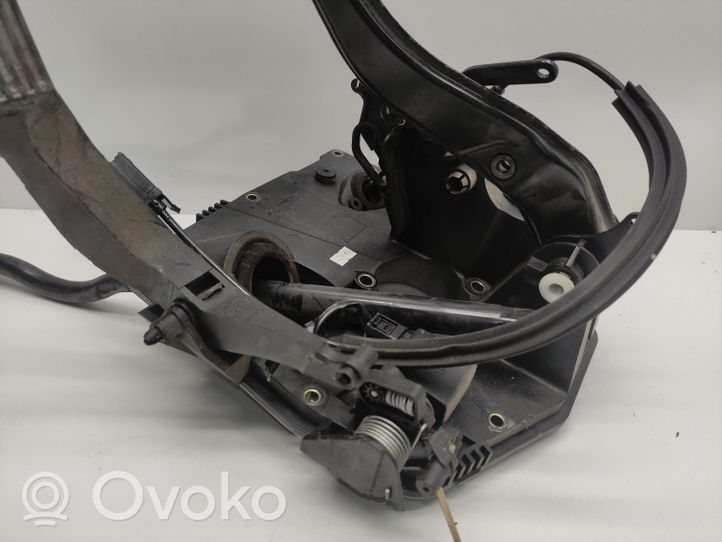 Mercedes-Benz Vaneo W414 Pedal assembly A1682904001