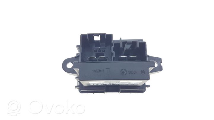 Ford Mondeo MK V Salona mazā radiatora ventilatora relejs DG9H19E624AA