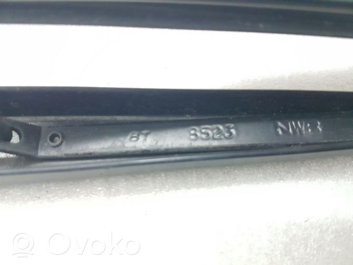 Subaru Legacy Tuulilasinpyyhkimen sulka 2466