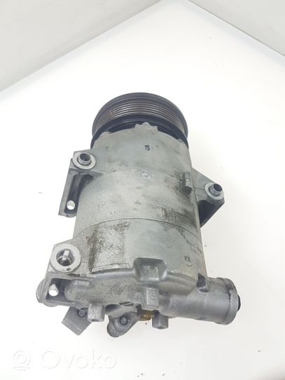 Ford Escape III Ilmastointilaitteen kompressorin pumppu (A/C) GV6119D629