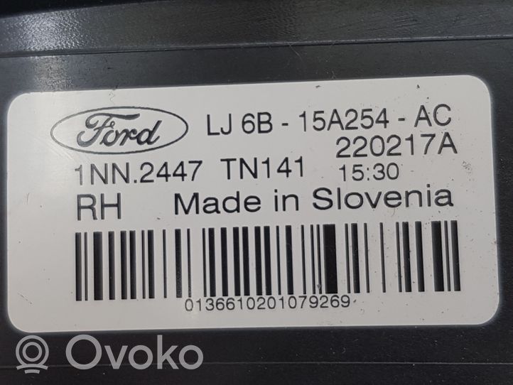 Ford Escape IV Fendinebbia anteriore LJ6B15A254