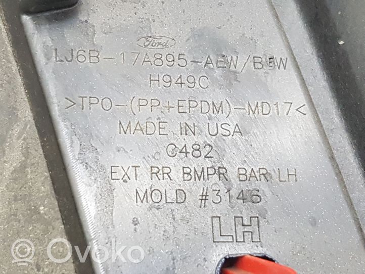 Ford Escape IV Takapuskurin kulmaosan verhoilu LJ6B17A895