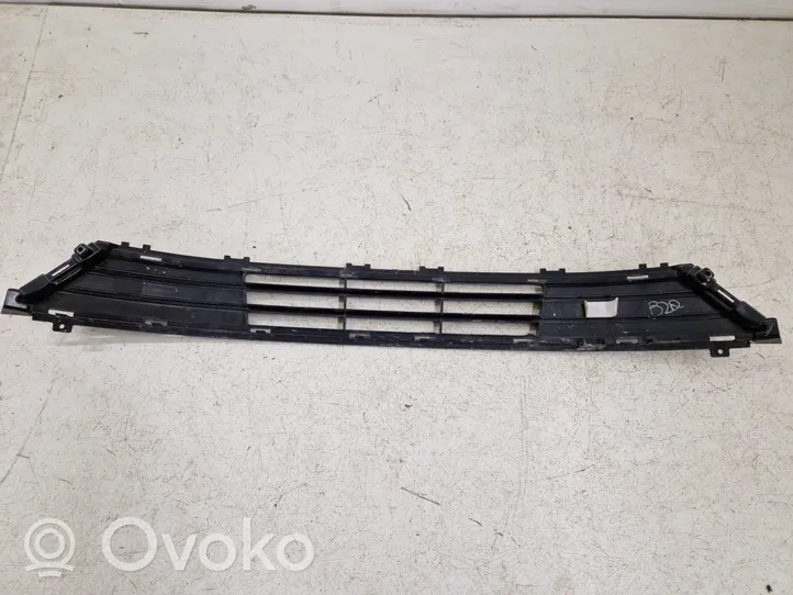 Ford Fusion II Grille inférieure de pare-chocs avant HS7317B968