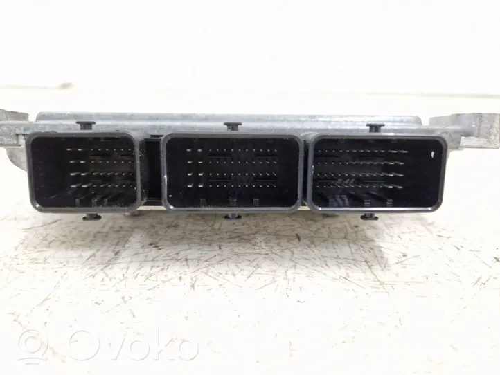 Ford C-MAX II Dzinēja vadības bloks HM5A12A650