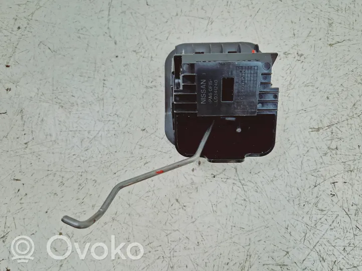 Nissan Qashqai Galinės sėdynės trosas/rankenėlė L0341240