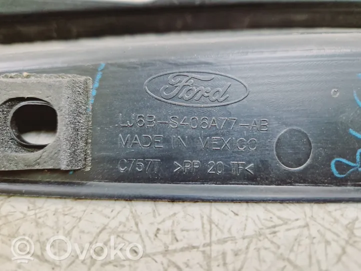 Ford Escape IV Rivestimento portellone LJ6BS406A77