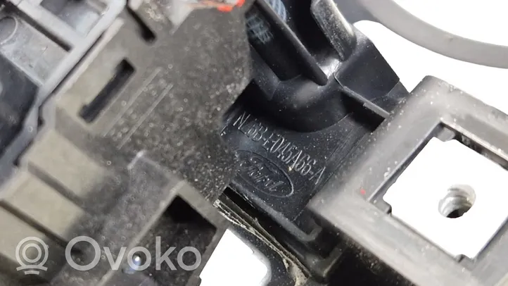 Ford Maverick Vaihteenvalitsimen kehys verhoilu muovia NZ6BE045A66