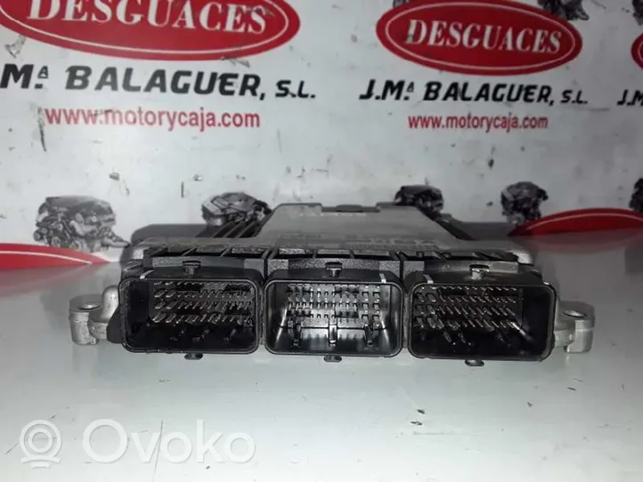 Citroen C-Crosser Calculateur moteur ECU 