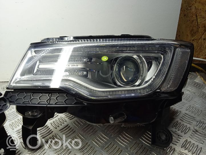 Jeep Grand Cherokee Lot de 2 lampes frontales / phare 68144705AG