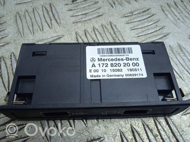 Mercedes-Benz ML W166 USB-pistokeliitin A1728202000