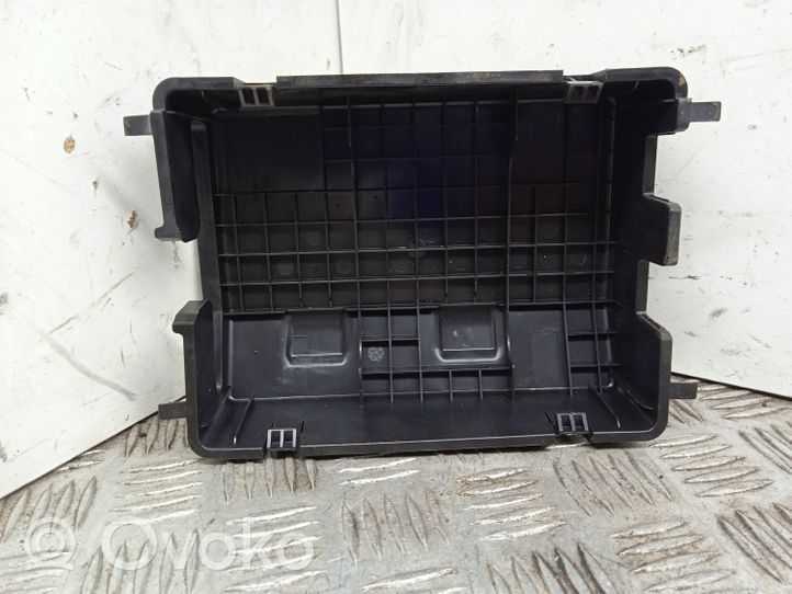 Mercedes-Benz GLE (W166 - C292) Fuse box cover A1665400180