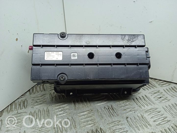 Audi A3 S3 8V Hansikaslokero 8V0035502