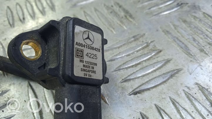 Mercedes-Benz C AMG W203 Capteur de pression d'air A0041538428