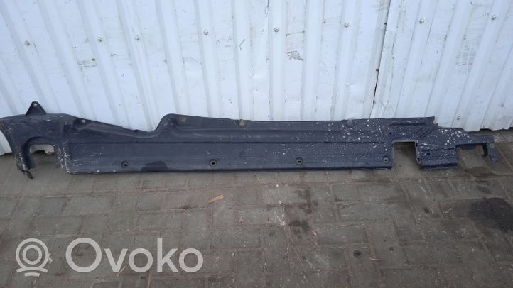 Volkswagen Touareg II Protection inférieure latérale 7P0825202