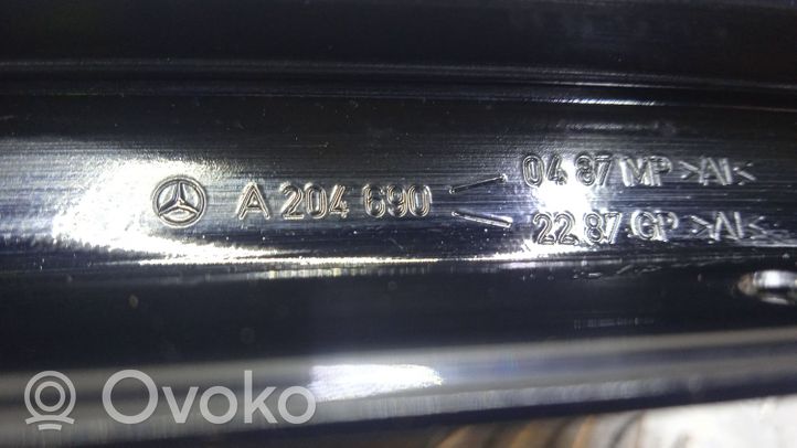 Mercedes-Benz C AMG W204 Takaoven lista (muoto) A2046900487