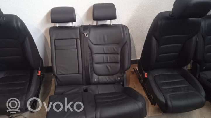 Volkswagen Touareg II Set sedili 