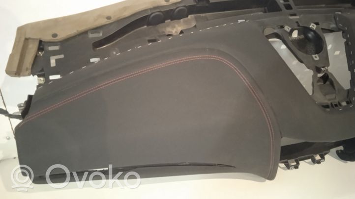 Maserati Levante Armaturenbrett Cockpit 105883105C