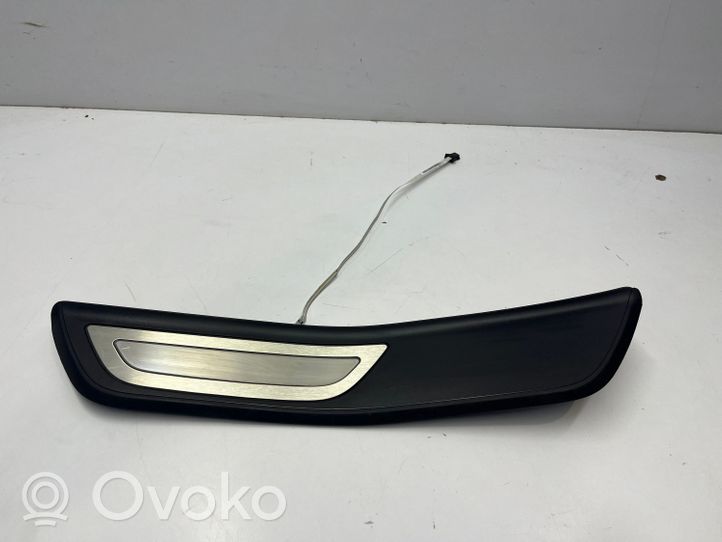 BMW 6 F12 F13 Copertura del rivestimento del sottoporta anteriore 7277249