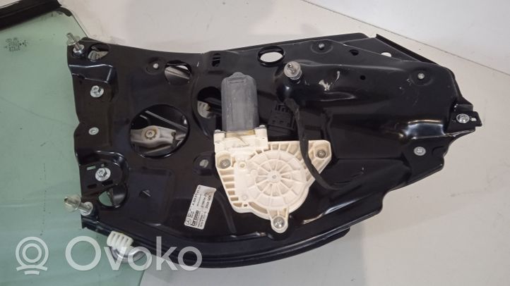 Mercedes-Benz E W238 Основное стекло задних дверей A2056700103