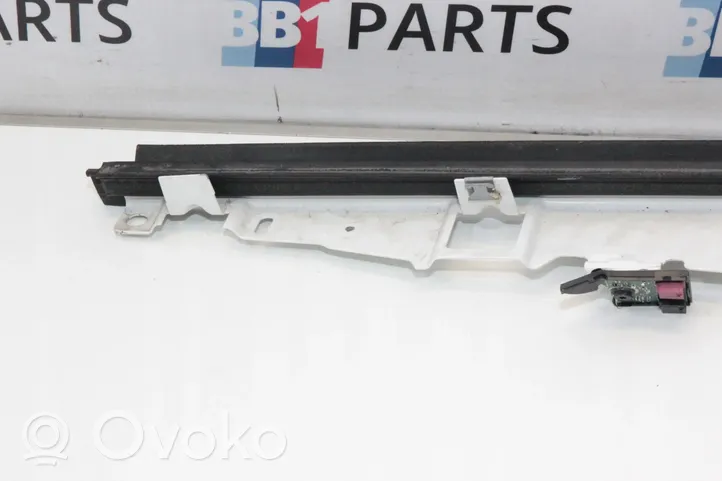 BMW M4 F82 F83 Joint / vitre de porte arrière 7280296