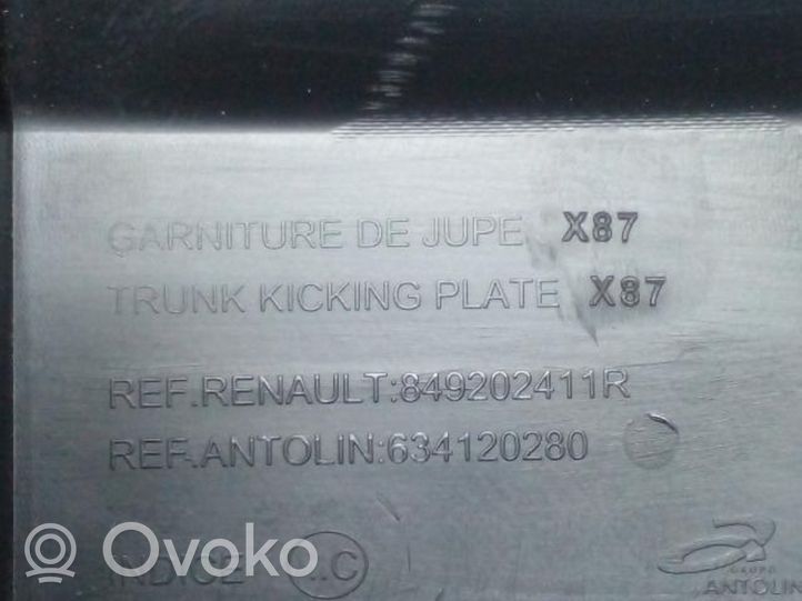Renault Captur Osłona pasa bagażnika 849202411R