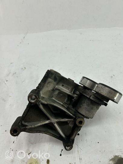 Hyundai Santa Fe Supporto del generatore/alternatore 