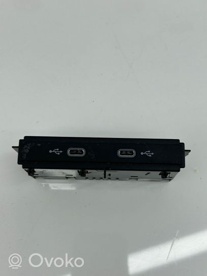 Volkswagen Tiguan USB jungtis 5NA035736