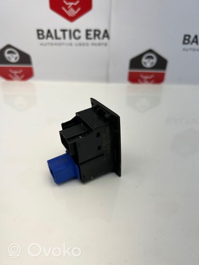 Volkswagen Tiguan Hazard light switch 5NB919225A