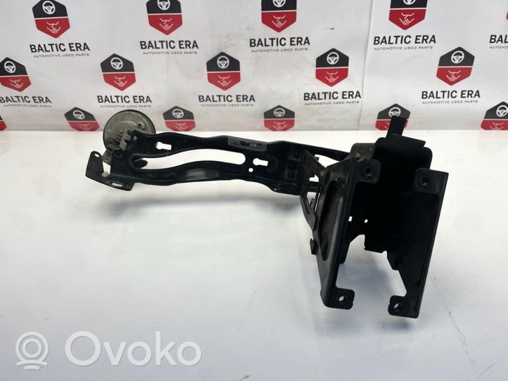 BMW 3 F30 F35 F31 Staffa di montaggio del radiatore 17023811