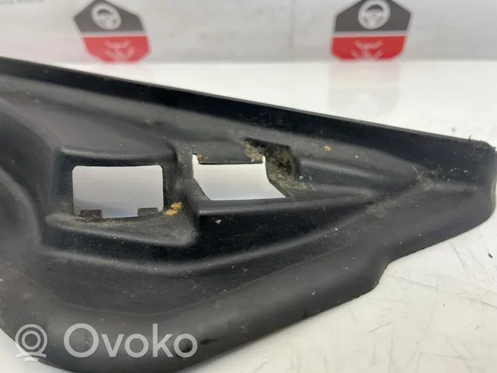 BMW 5 G30 G31 Galinio žibinto detalė 7390426