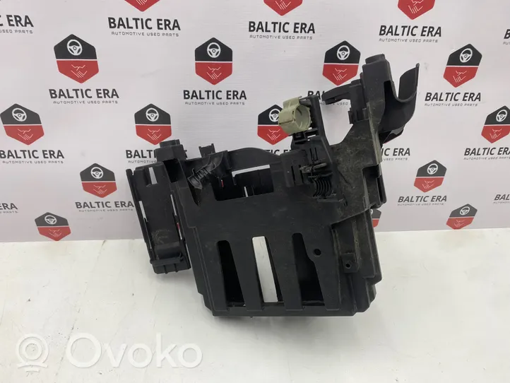 BMW 3 F30 F35 F31 Supporto centralina motore 8650888