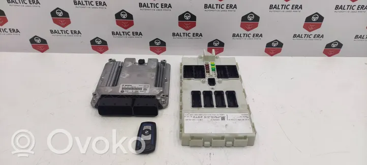 BMW 3 GT F34 Komputer / Sterownik ECU i komplet kluczy 8586540