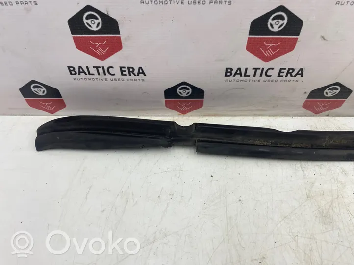 BMW 5 F10 F11 Fender foam support/seal 9132299