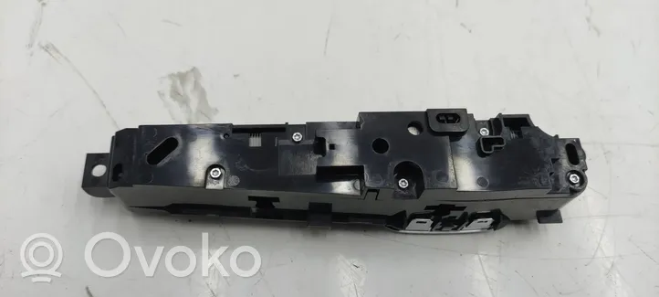 BMW 5 G30 G31 ESP (stabilumo sistemos) jungtukas 6993909