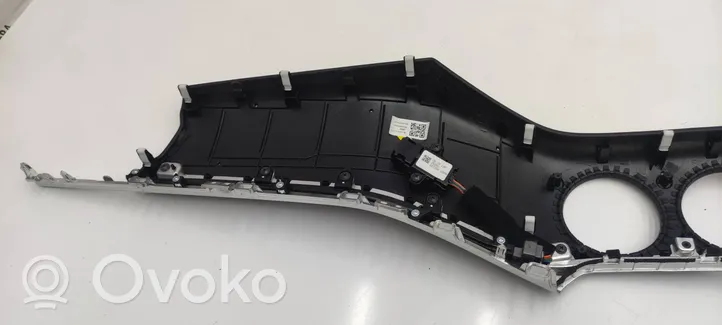 KIA Stinger Kita panelės detalė 84767J5000