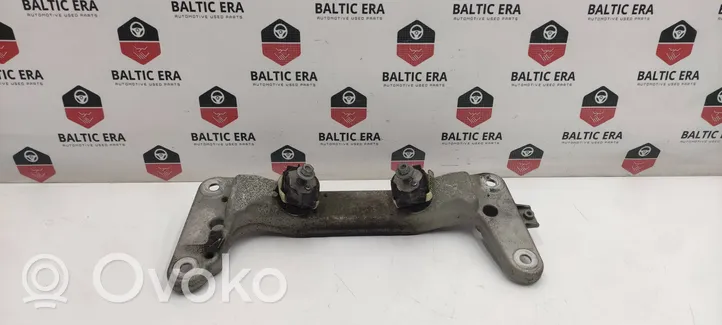 BMW M4 F82 F83 Supporto di montaggio scatola del cambio 6796611